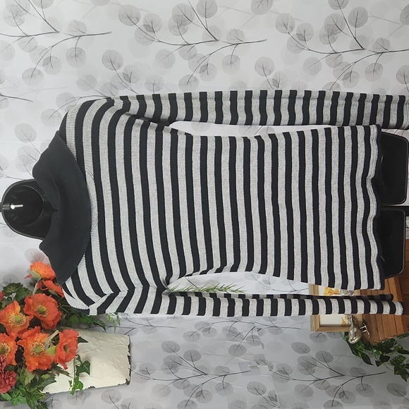 Converse Striped Sweater - Picture 5 of 7